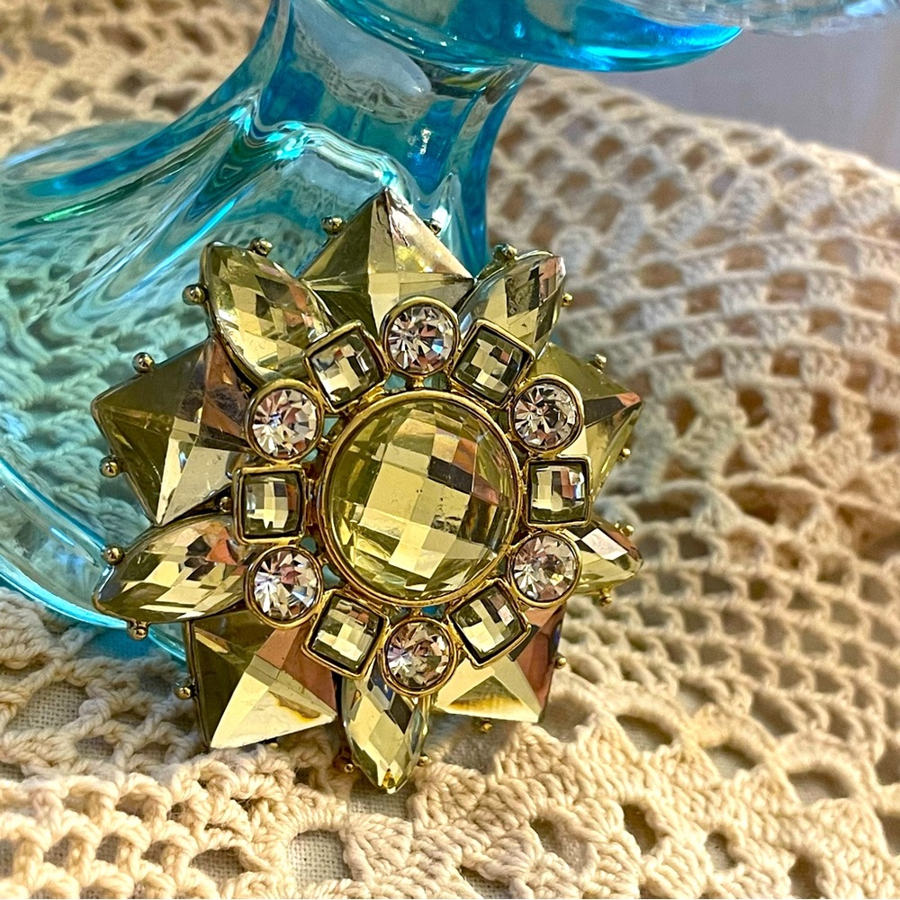 Lovely pale glittery brooch with faceted glass and rhinestones